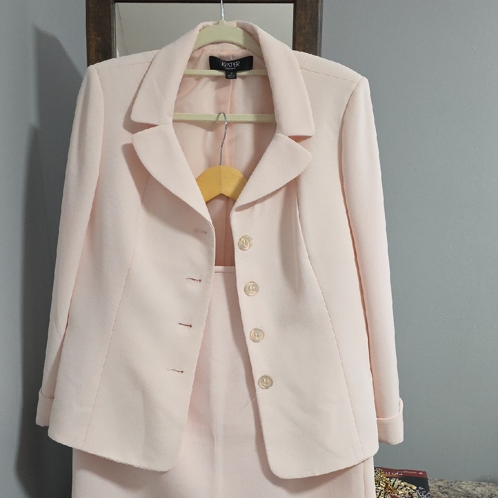 Kasper Light Pink Women's Blazer And Skirt Set